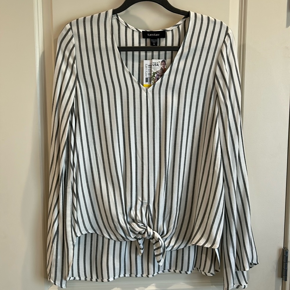 NWT Karen Kane Flare Sleeve Top